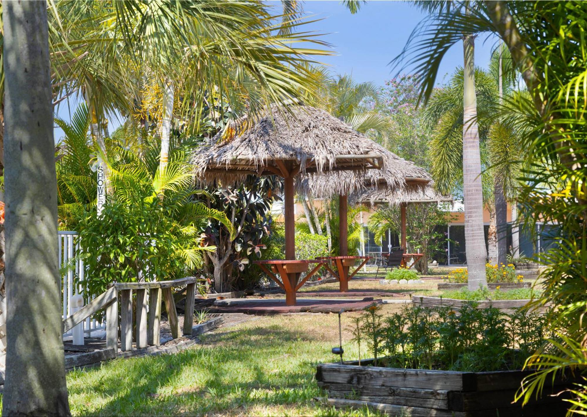 Warm Mineral Springs Motel North Port Exterior photo