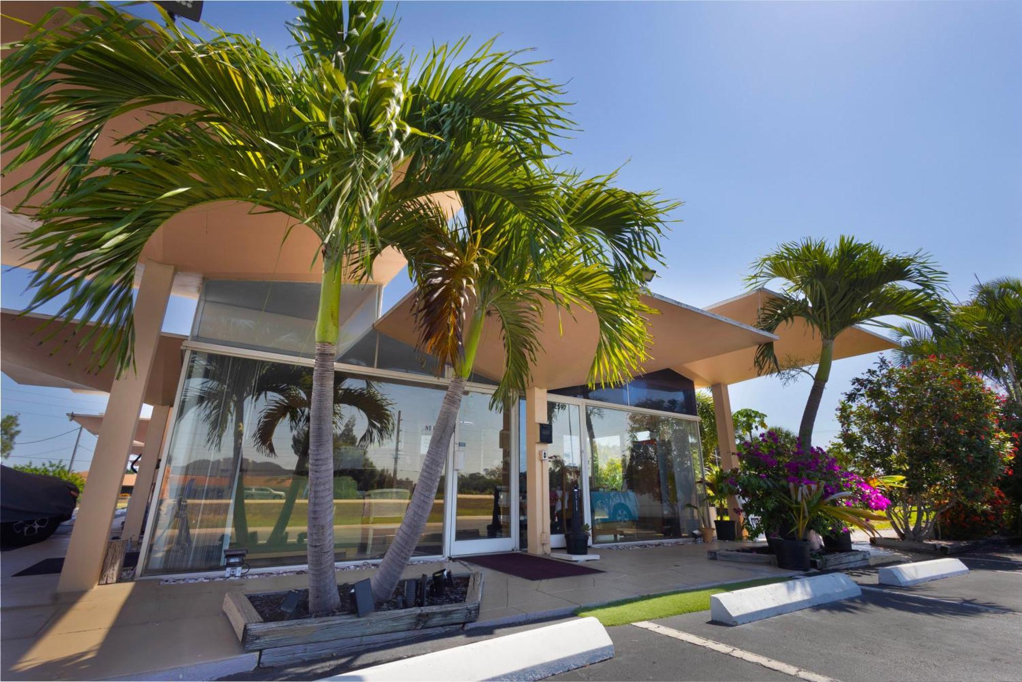 Warm Mineral Springs Motel North Port Exterior photo
