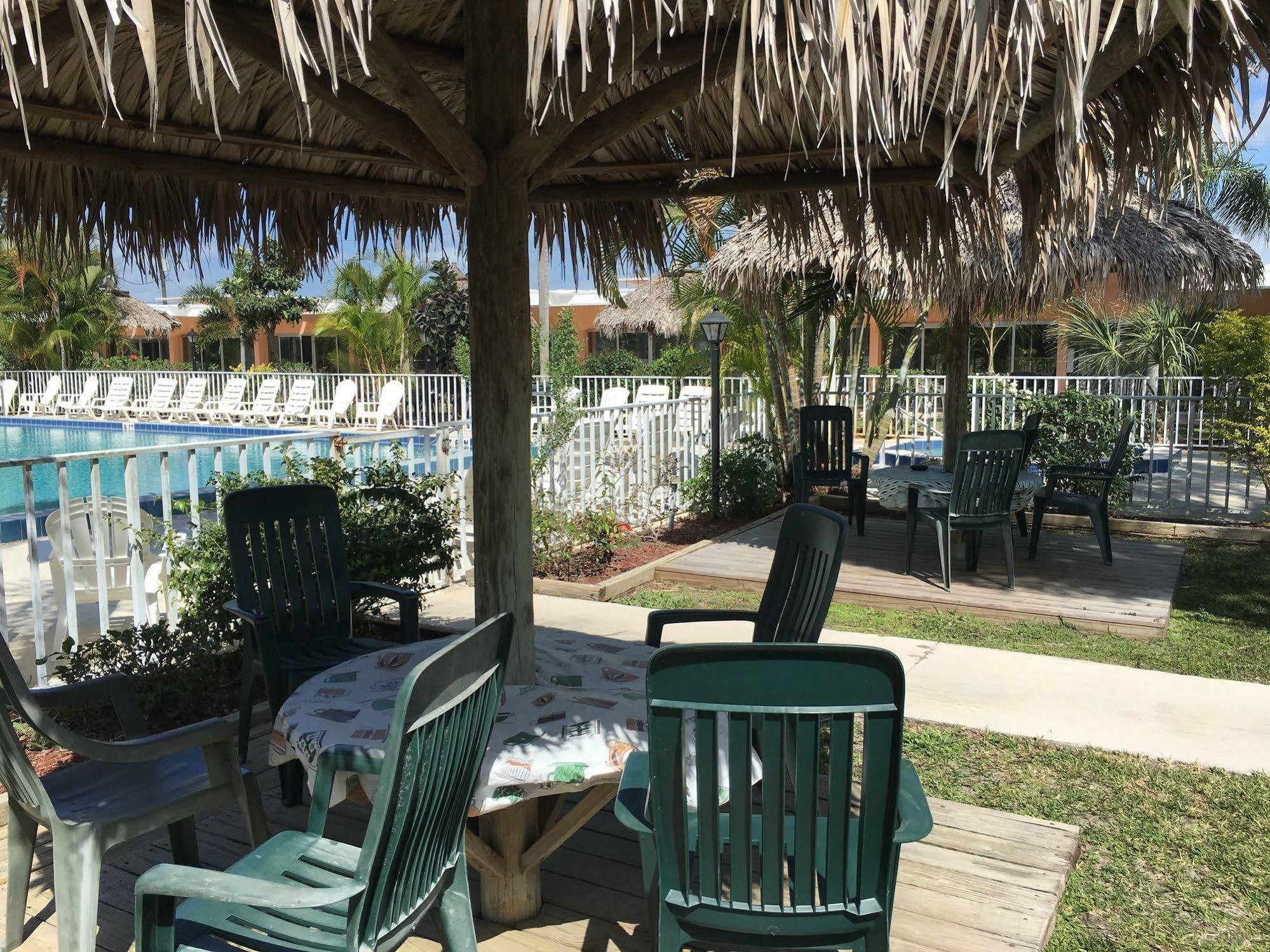 Warm Mineral Springs Motel North Port Exterior photo